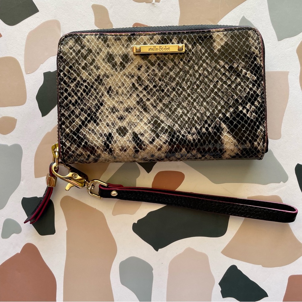 Stella and Dot Snakeskin Print Wallet Zip Up Wristlet